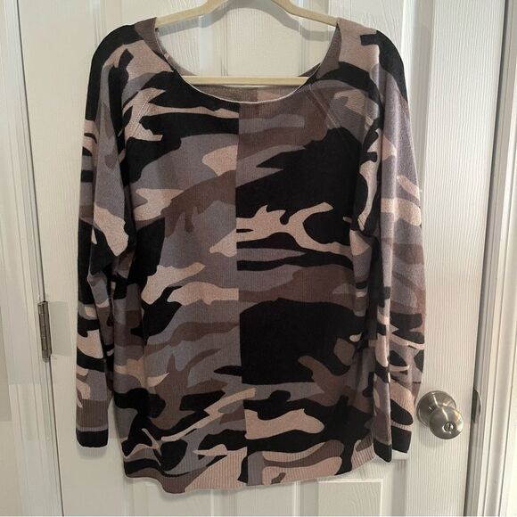 Skull Cashmere Camouflage Skull Sweater - Lavender and Gray NWOT - Picture 4 of 6